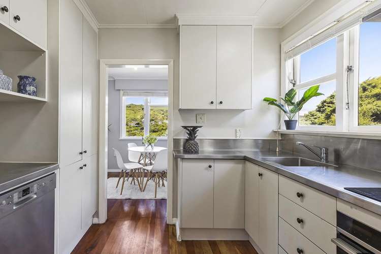 12 Raroa Place Pukerua Bay_7