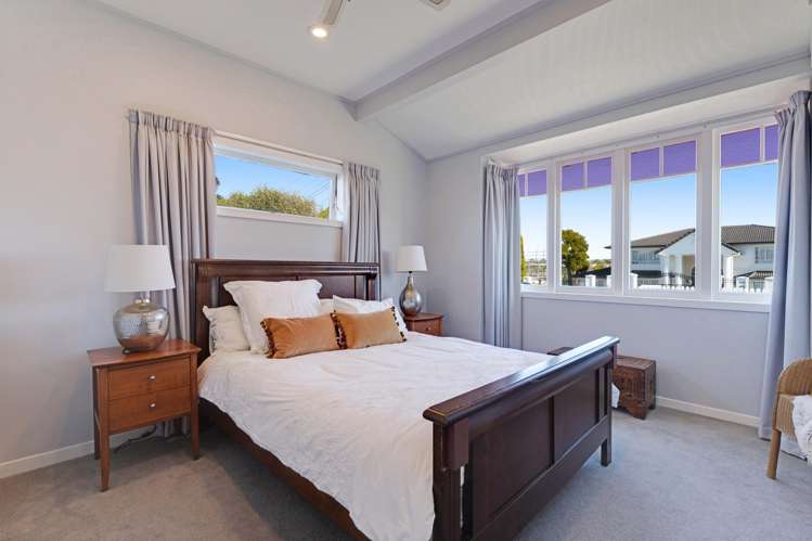 62 Beach Road Mellons Bay_24