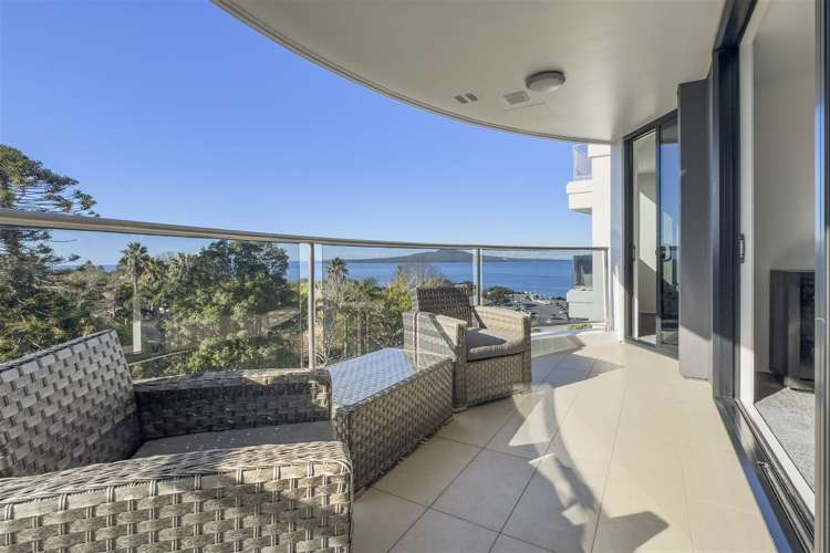 4a/175 Hurstmere Road Takapuna_2