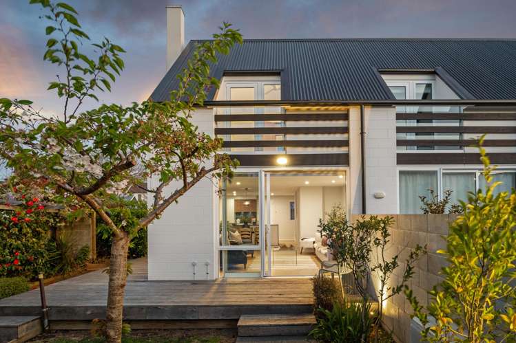 1/14 Andover Street Merivale_0