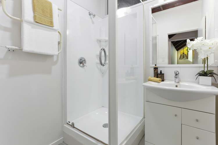 1/16 Learmonth Avenue Birkenhead_11