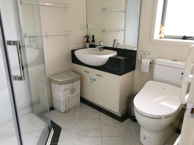 8 Atworth Way Burswood_8