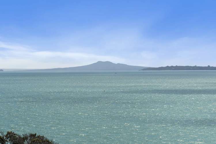 15 Omana Esplanade Maraetai_31