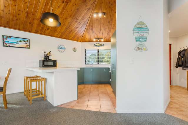 2 Lake Court Pauanui_4