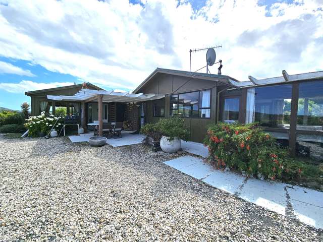 Catlins Lake Sanctuary - stay, host or holiday