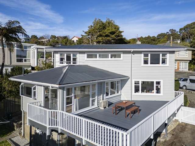 RENOVATED 4-BEDROOM MASTERPIECE IN CITY-END KARORI