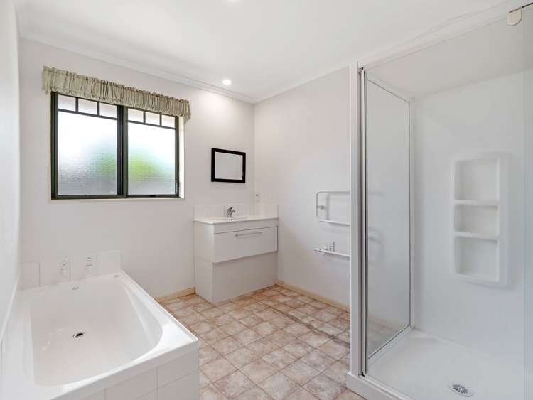 30 Strachan Way Highbury_11