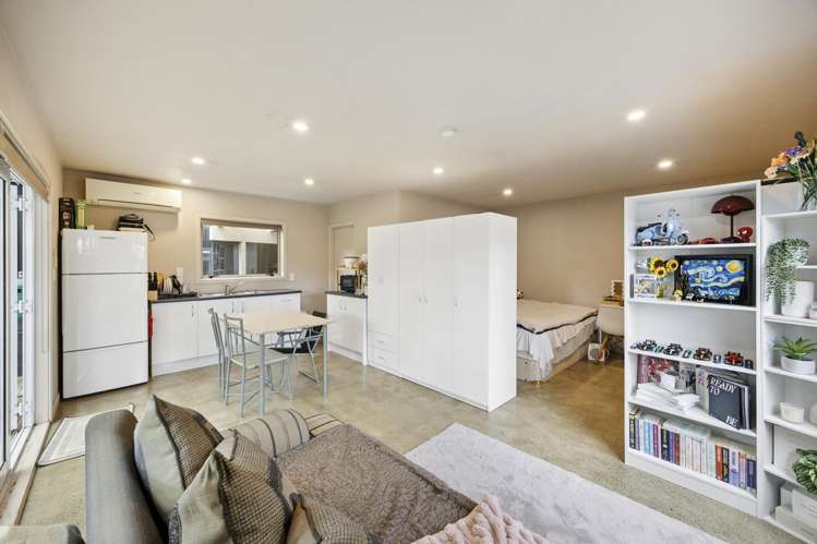 9 Sheehan Road Te Atatu South_21