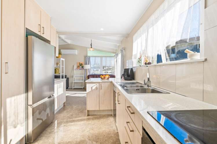 44 & 44A Kelvin Road Papakura_7
