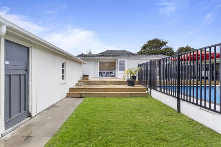 61 Beach Road Te Atatu Peninsula_13