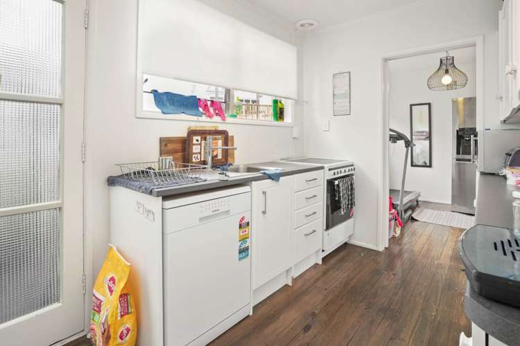 20b Coronation Street Belmont_7