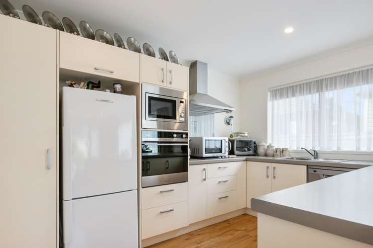 8 Savage Crescent Upper Hutt_6