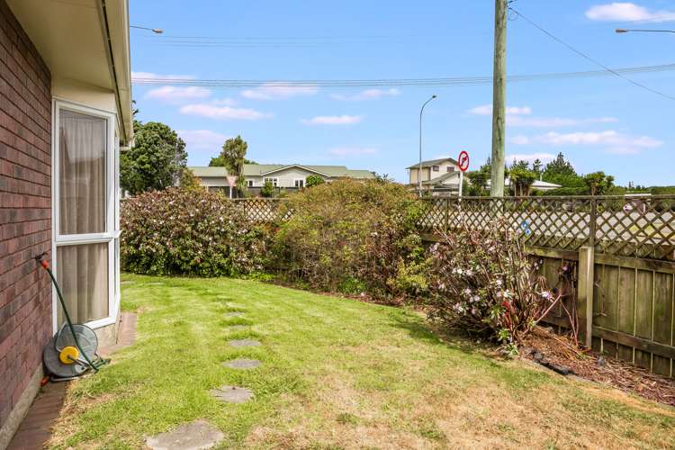 2c James Street Plimmerton_13