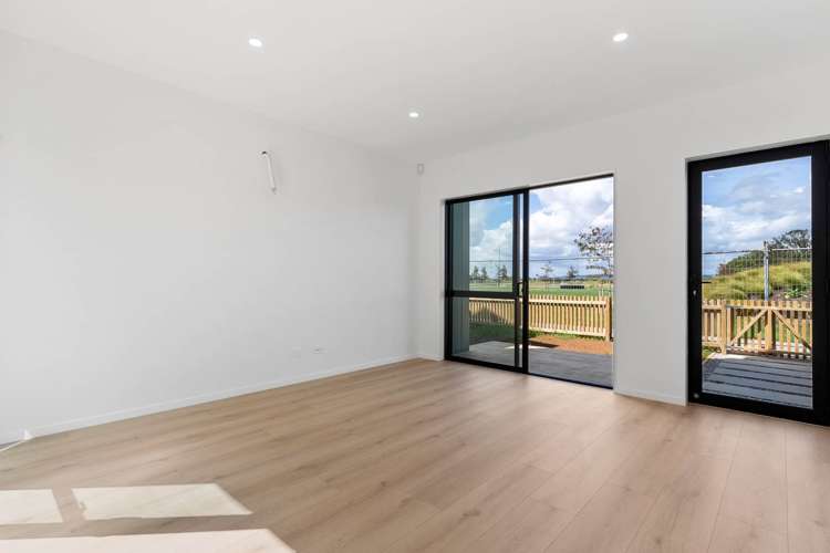 23 Karaka Village Parade_5