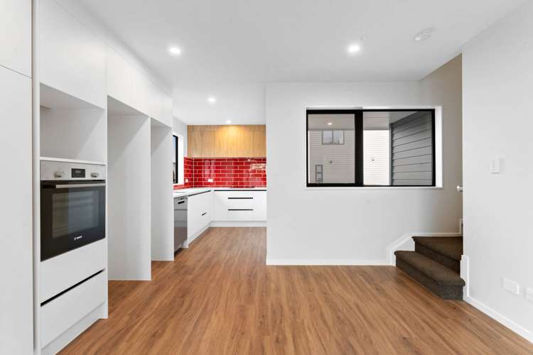 2/21 Peachgrove Road Te Atatu Peninsula_5