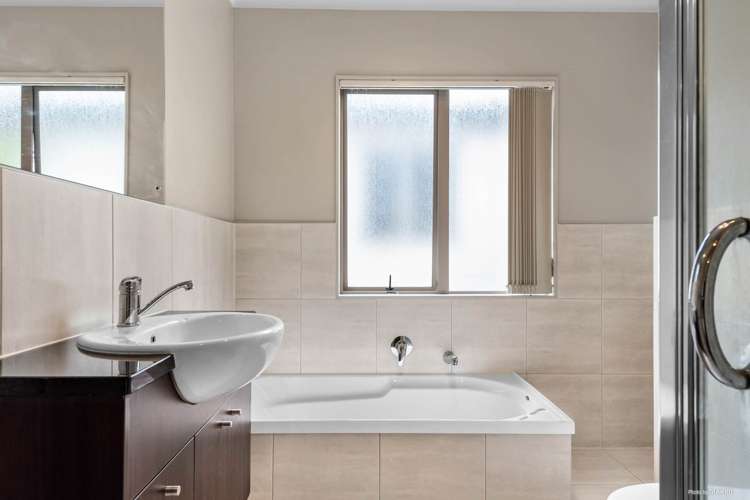 123 Baverstock Road Flat Bush_16