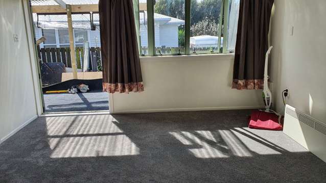 11A Henderson Crescent Parkvale_1