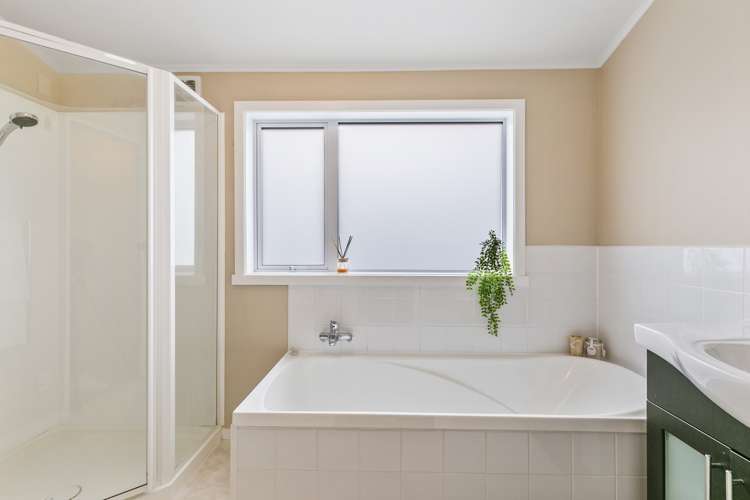 10 Malda Grove Khandallah_14