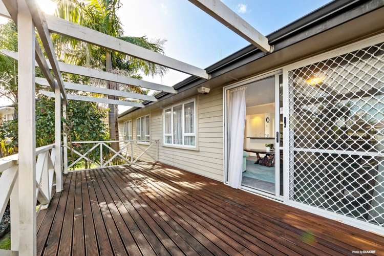 13 Gladfield Lane Te Atatu Peninsula_15