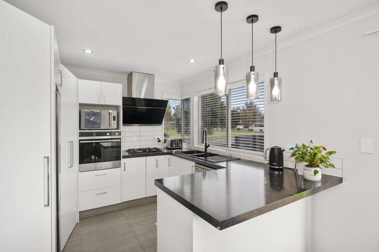 28 Leet Crescent Papamoa Beach_7