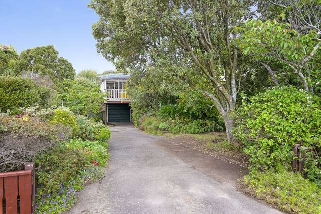 28 Weka Road Raumati Beach_1