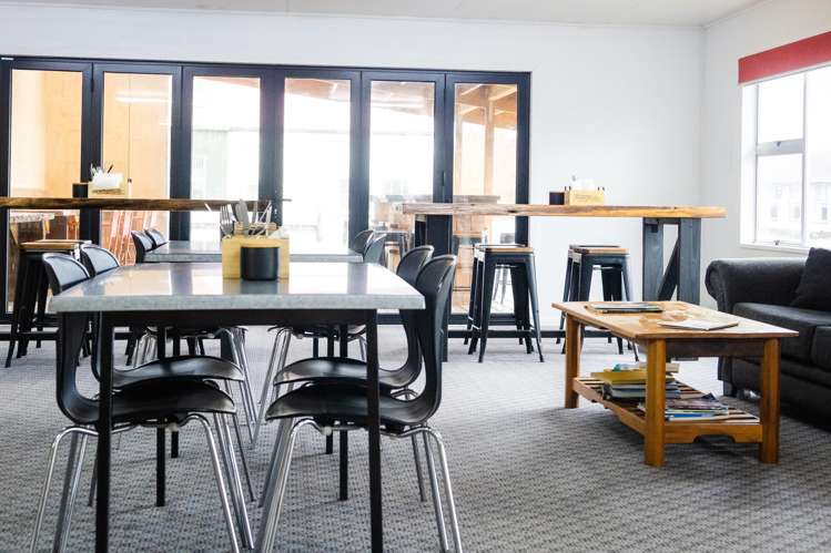 33 Main Road Harihari_29