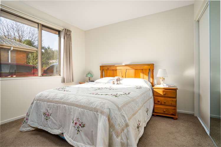 2/108 Yaldhurst Road Sockburn_5