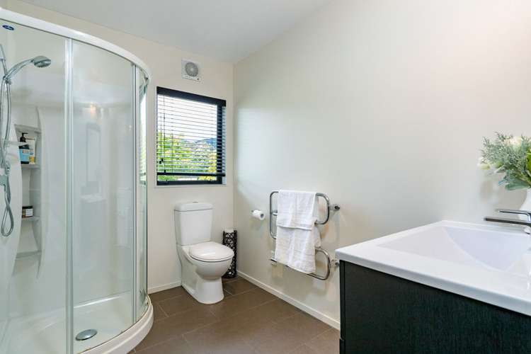 9 Leonards Road Mangaroa_13