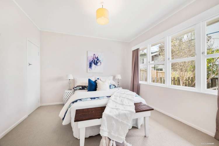 2/3 Penzance Road Mairangi Bay_5