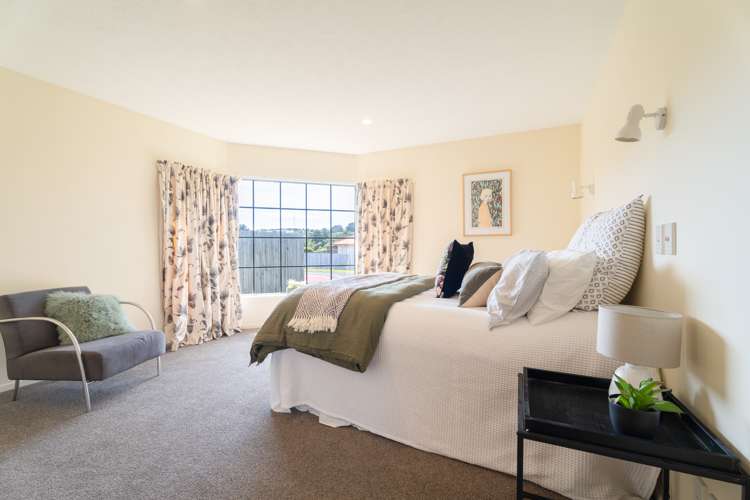 35 Ring Lane Paparangi_12