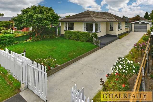 8 Dunstan Crescent Hornby_2