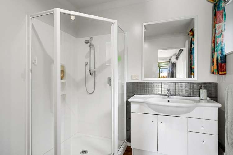 15 Kingsford Drive Stoke_12