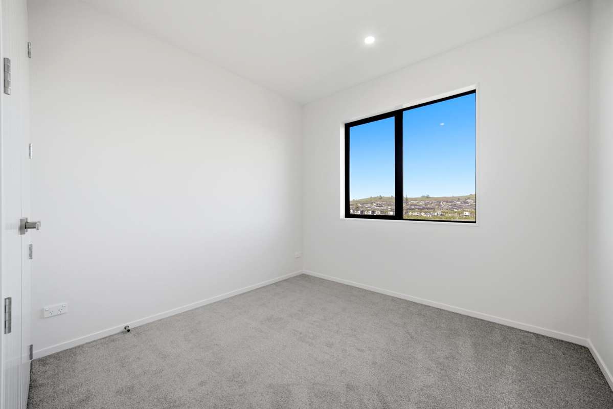 8 THOMASON CRESCENT_5