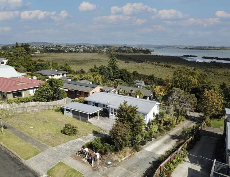 68 West View Crescent Onerahi_17