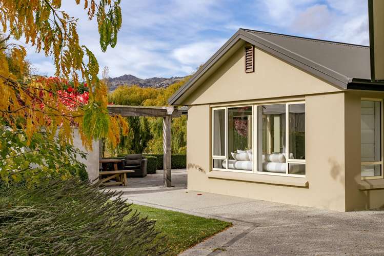 12 Ferry Lane, Pisa Moorings_5
