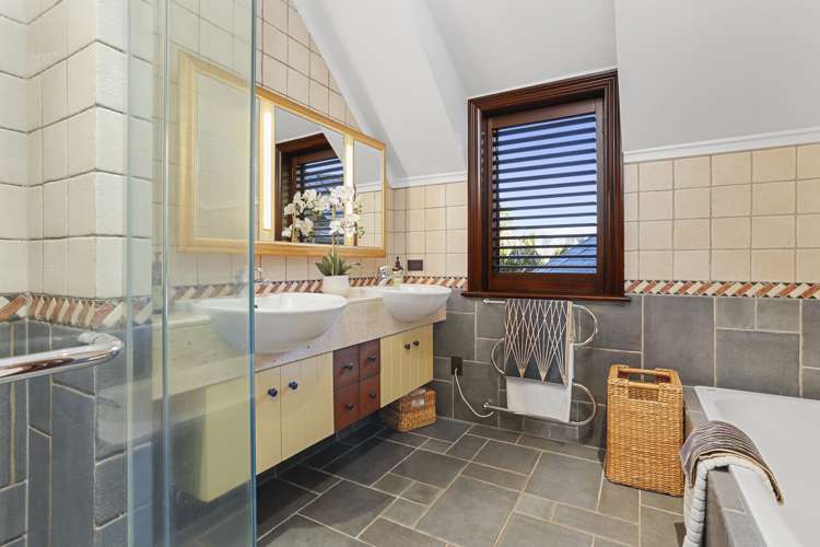 35 Huia Road Titirangi_25