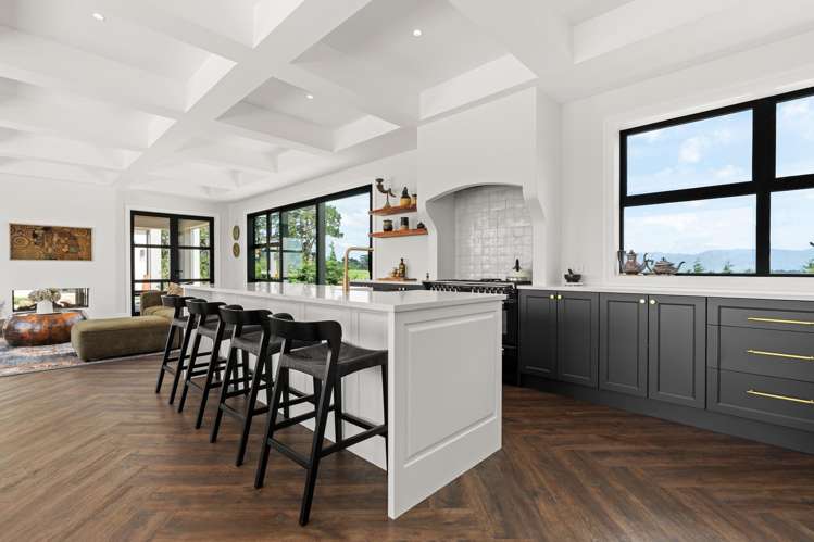 83 Charles Robert Drive Kahutara_3