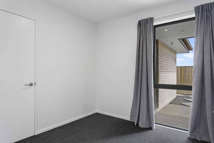 32 Plover Avenue Amberley_8