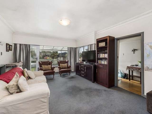 654 River Road Chartwell_4