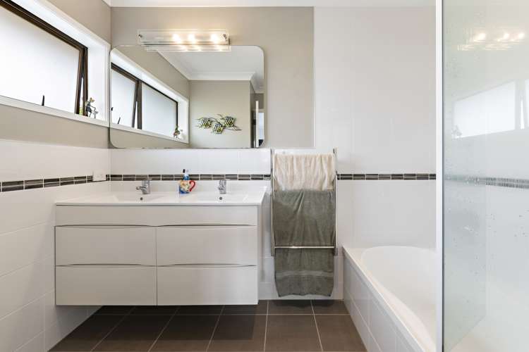 5 Mossford Green Pahurehure_17