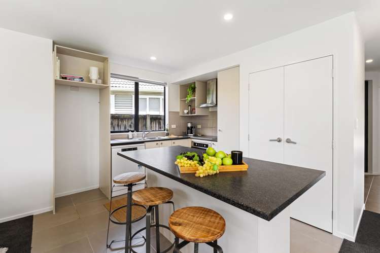 2/3a Curzon Street Onehunga_12