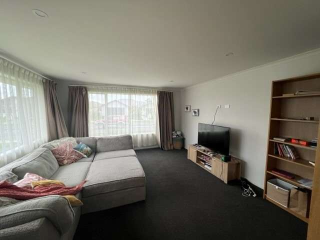 33 Lilac Close 11373_2