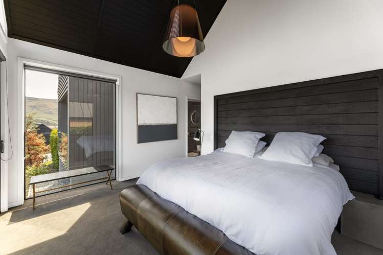 17 Falconer Rise Jacks Point_22