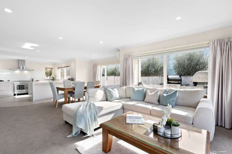 44 Constellation Avenue Beachlands_0