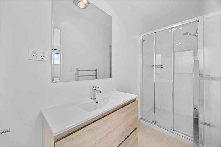 3/233 Great North Road Henderson_18