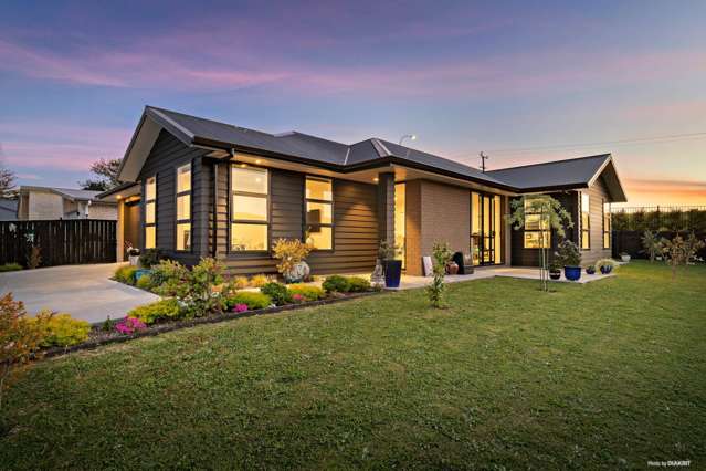 PRICED TO SELL - EXCEPTIONAL VALUE HERE!