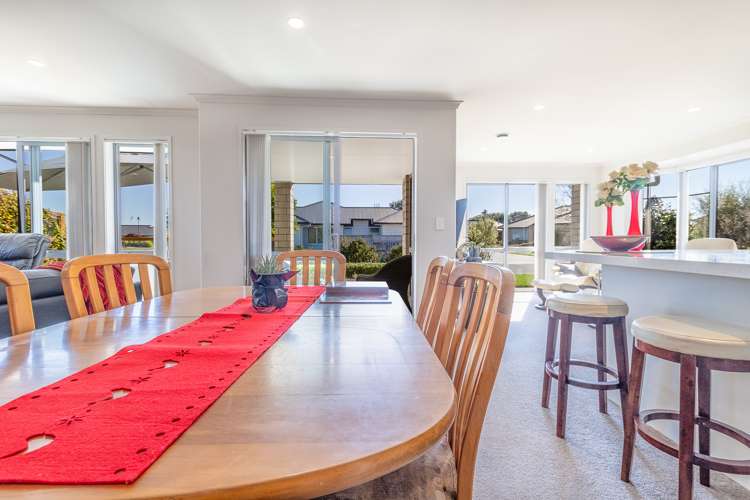 2 Henry Bell Close Leamington_11