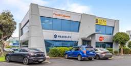 Albany office with rare advantage hits market