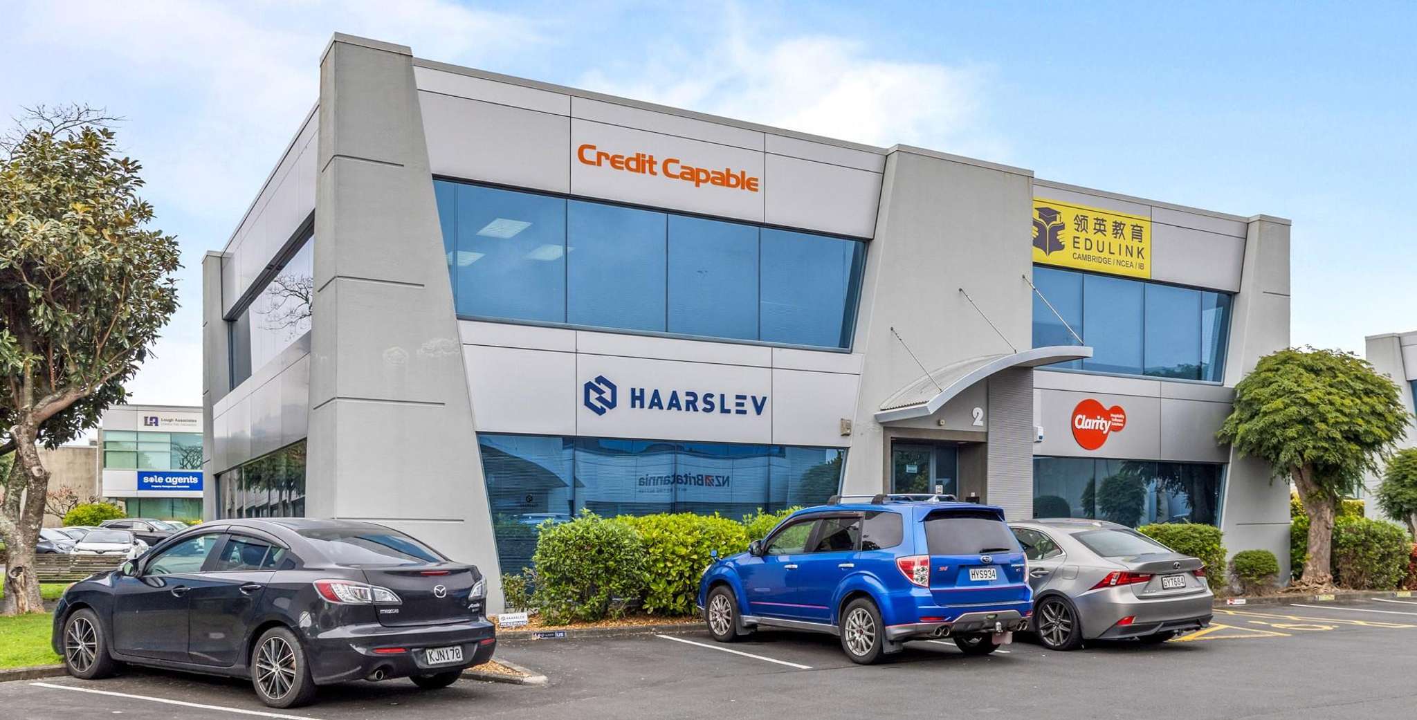 Albany office with rare advantage hits market