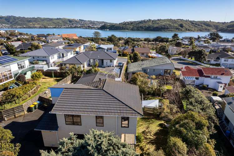 5 Kinloch Place Papakowhai_16